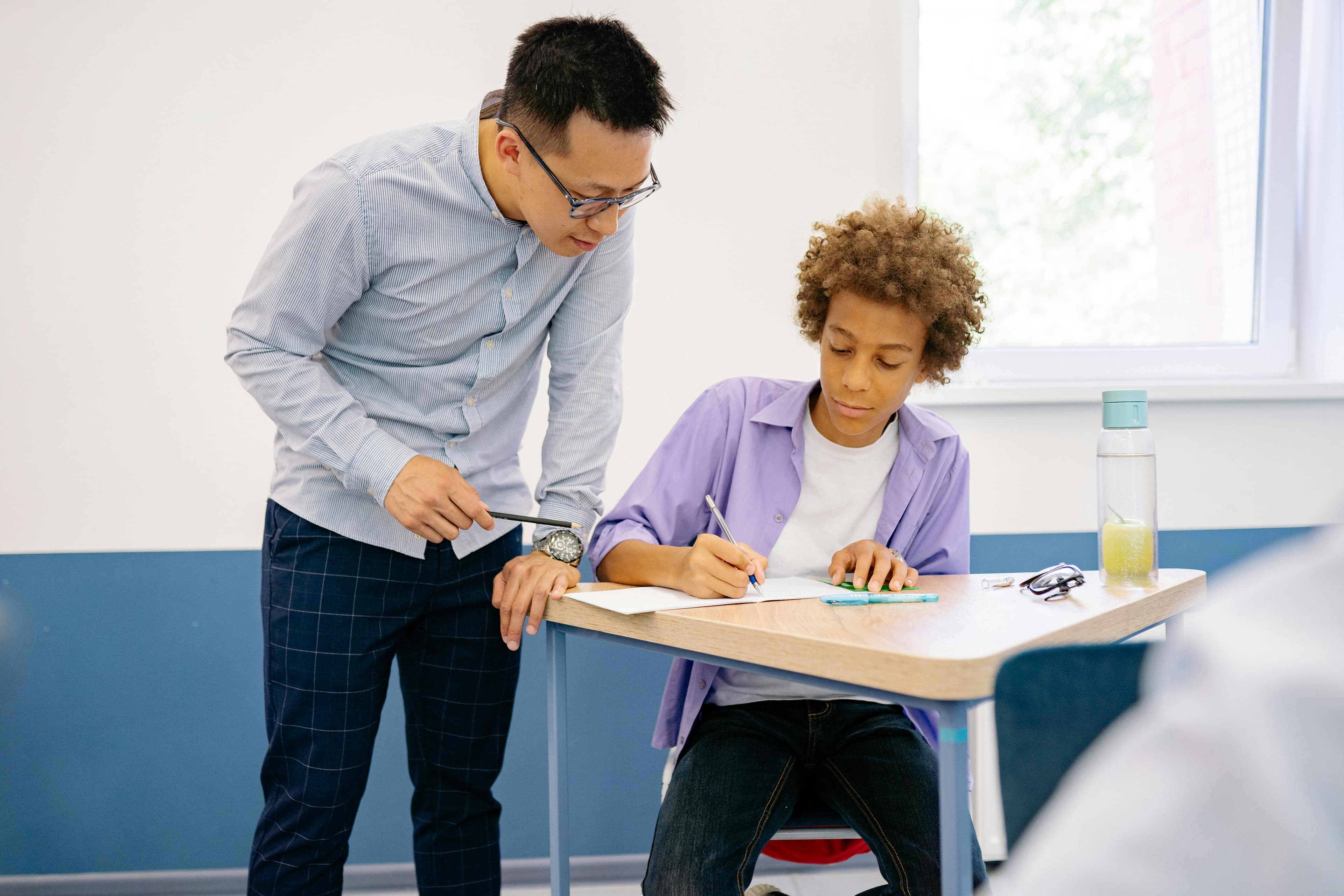 Mentor helping a student at a Prep Up branch in Dubai 3